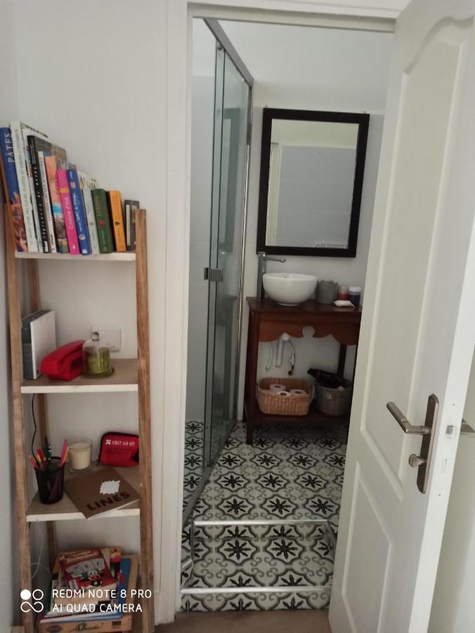 Joli Appartement Nicois En Bord De Mer Nizza Exterior foto