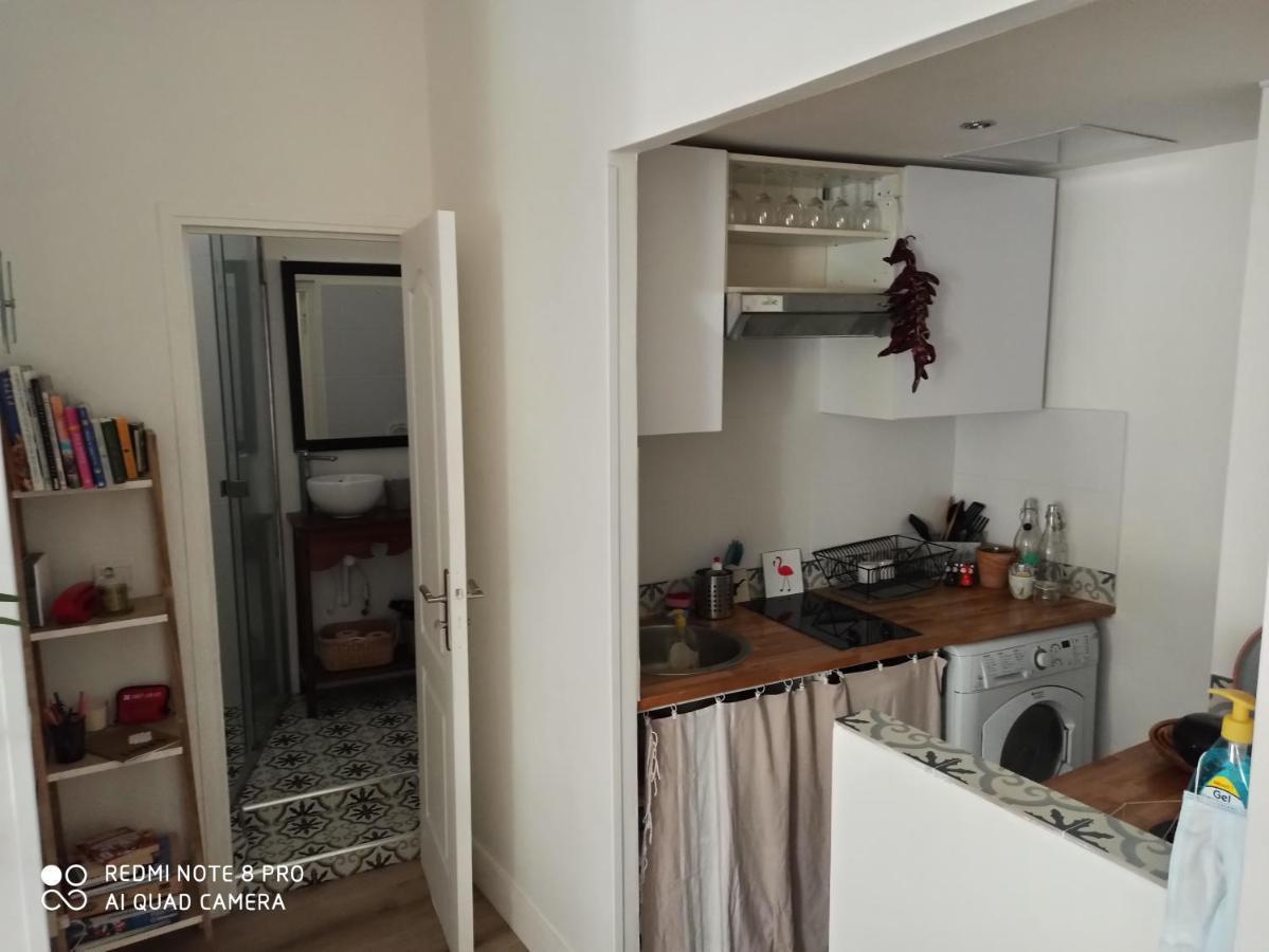 Joli Appartement Nicois En Bord De Mer Nizza Exterior foto