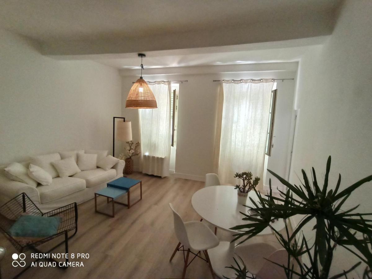 Joli Appartement Nicois En Bord De Mer Nizza Exterior foto